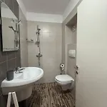 Mikaels * Tirana
